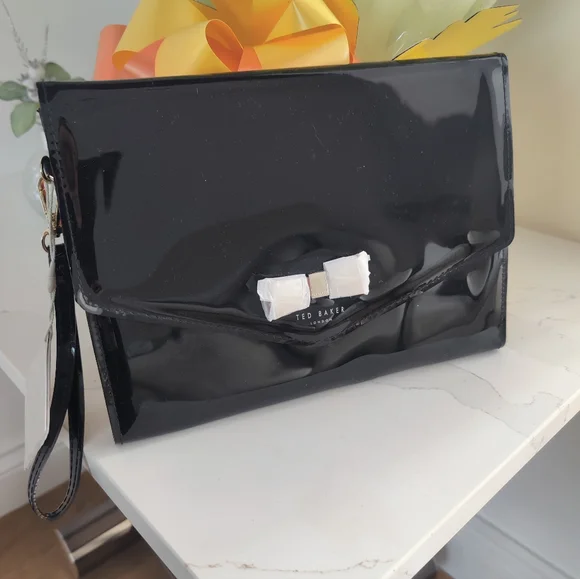 Gorgeous Ted Baker Black w Pink Bow Envelope Clutch Bag Gloss New - Picture 2 of 13